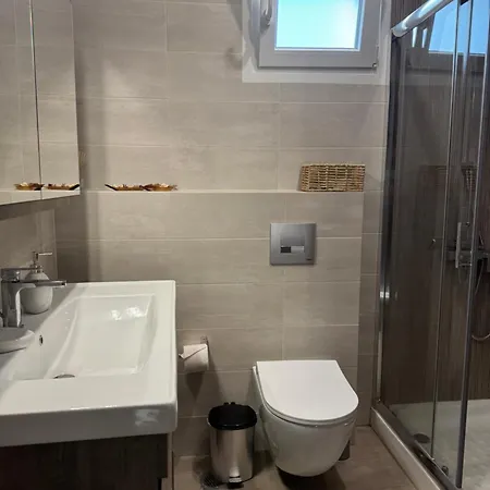 Private Modern *