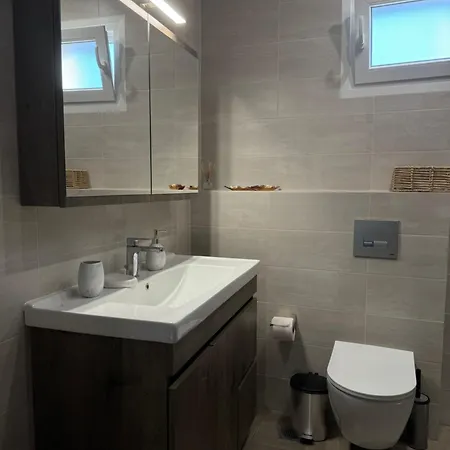 Private Modern Nea Roda