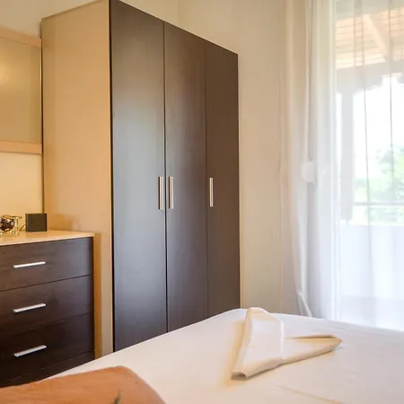 Private Modern *