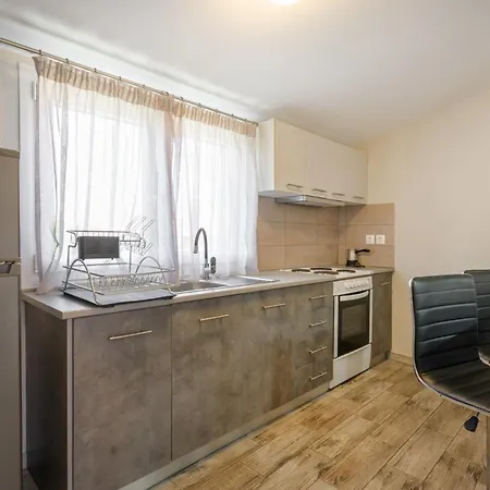 Private Modern Nea Roda